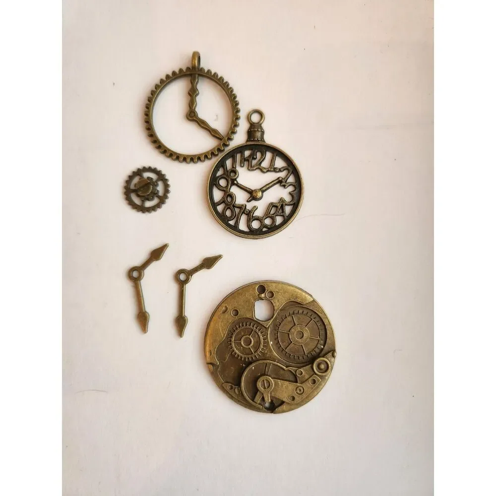 Mixed Assorted Retro Bronze Gear Wheel Charms Pendants B3